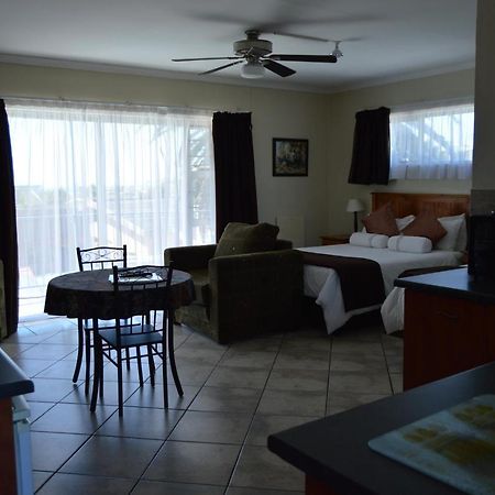 Aqua Marine Guest House Port Elizabeth Ngoại thất bức ảnh